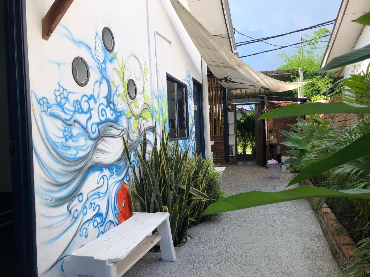 פנתאי צנאנג Rembulan Langkawi Guesthouse מראה חיצוני תמונה